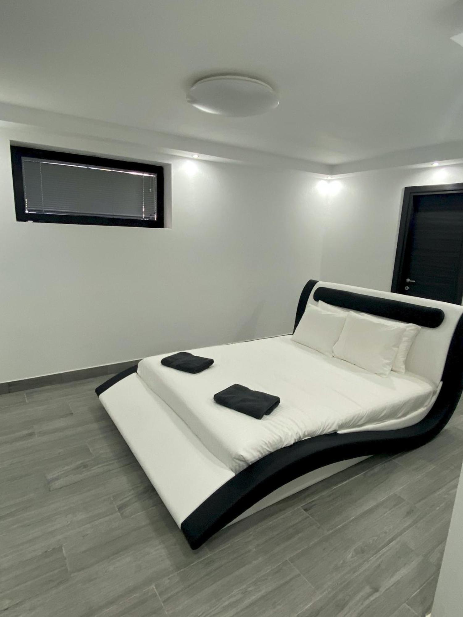 Villa Poseidon Corralejo With Private Heated Pool, Sauna And Stunning Volcano Views By Amazzzing Travel Екстериор снимка